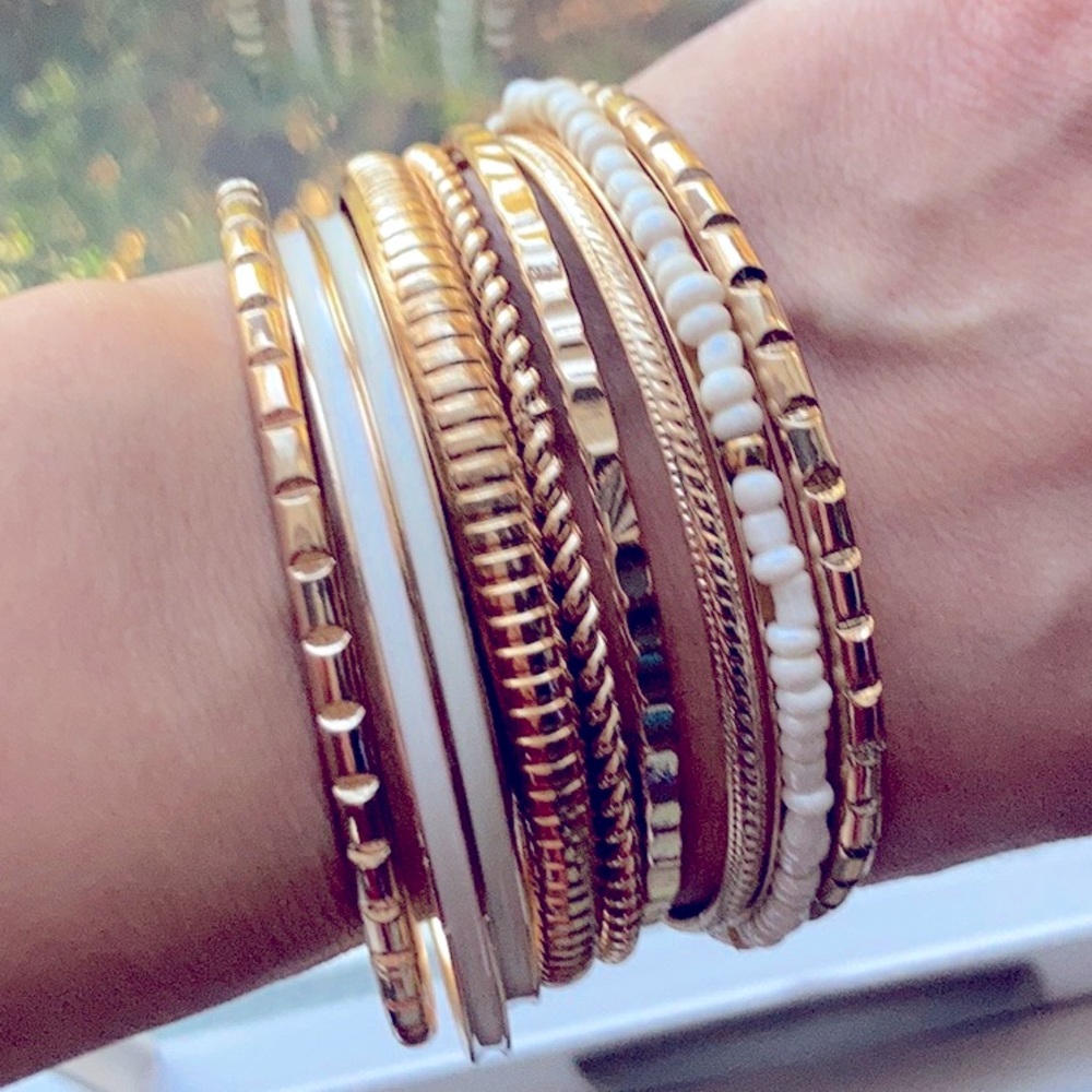 NEW 9 F21 White/Gold Tone Bracelets